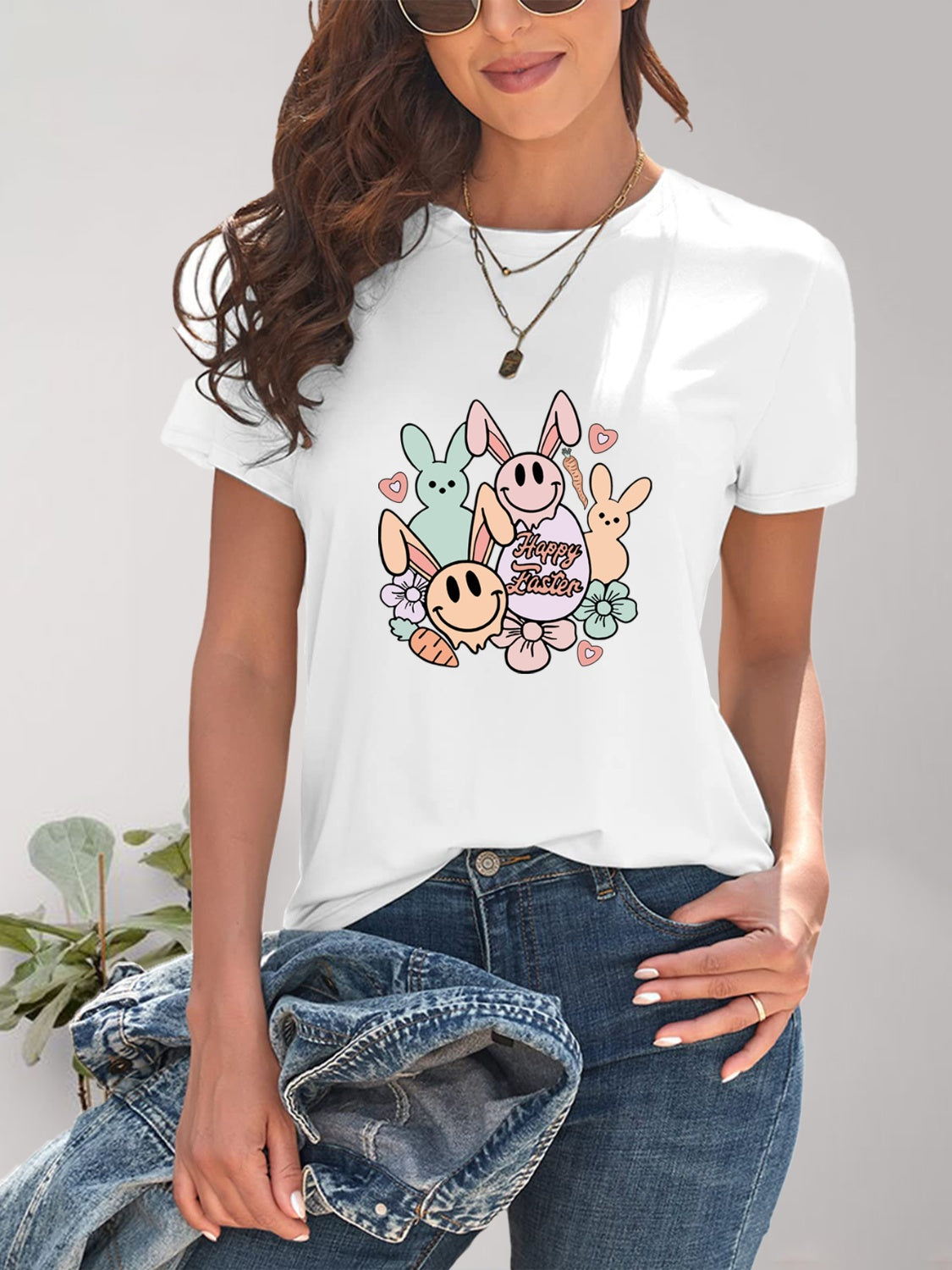 White graphic round neck short sleeve T-shirt front