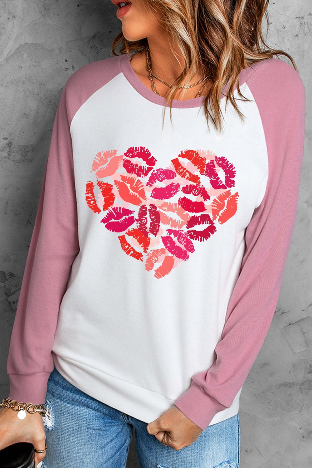 Lip graphic round neck long sleeve T-shirt, pink sleeves