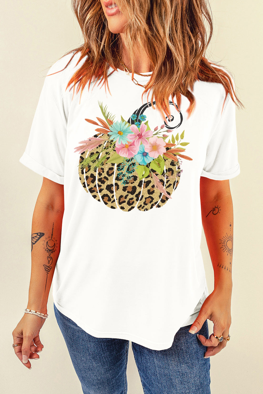 White T-shirt with leopard pumpkin graphic and floral design