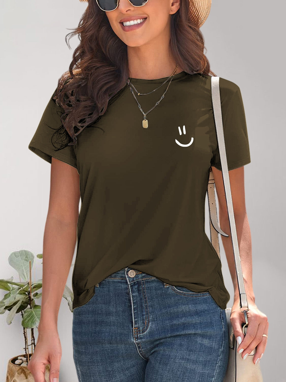Brown smile graphic round neck short sleeve t-shirt