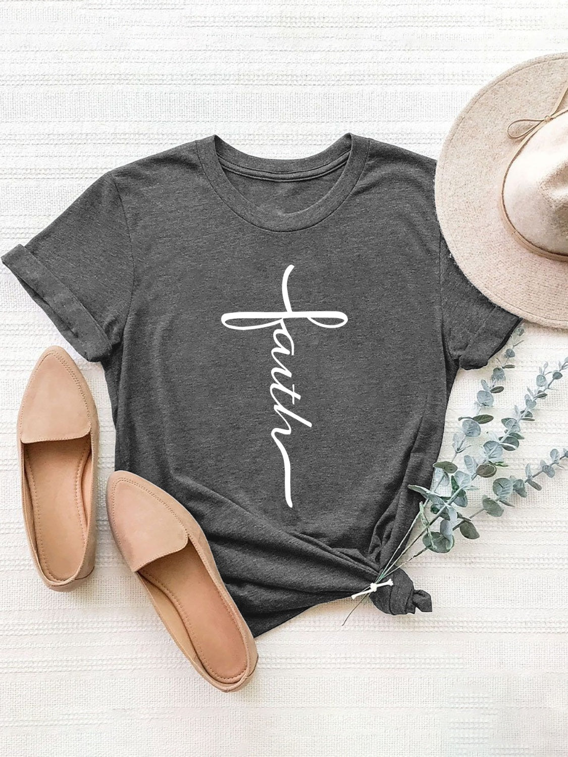 Gray letter graphic round neck short sleeve T-shirt