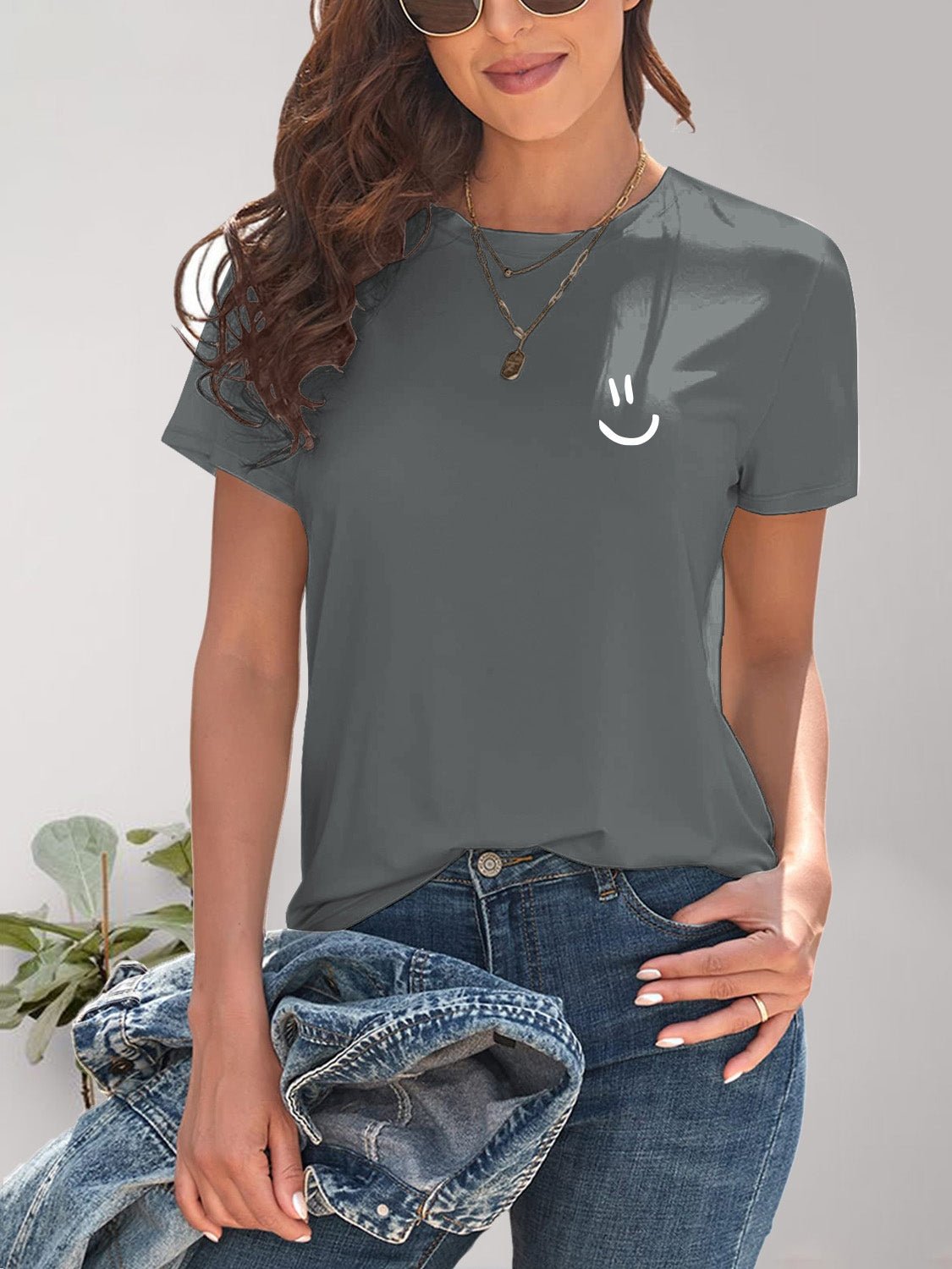 Gray smile graphic t-shirt with denim