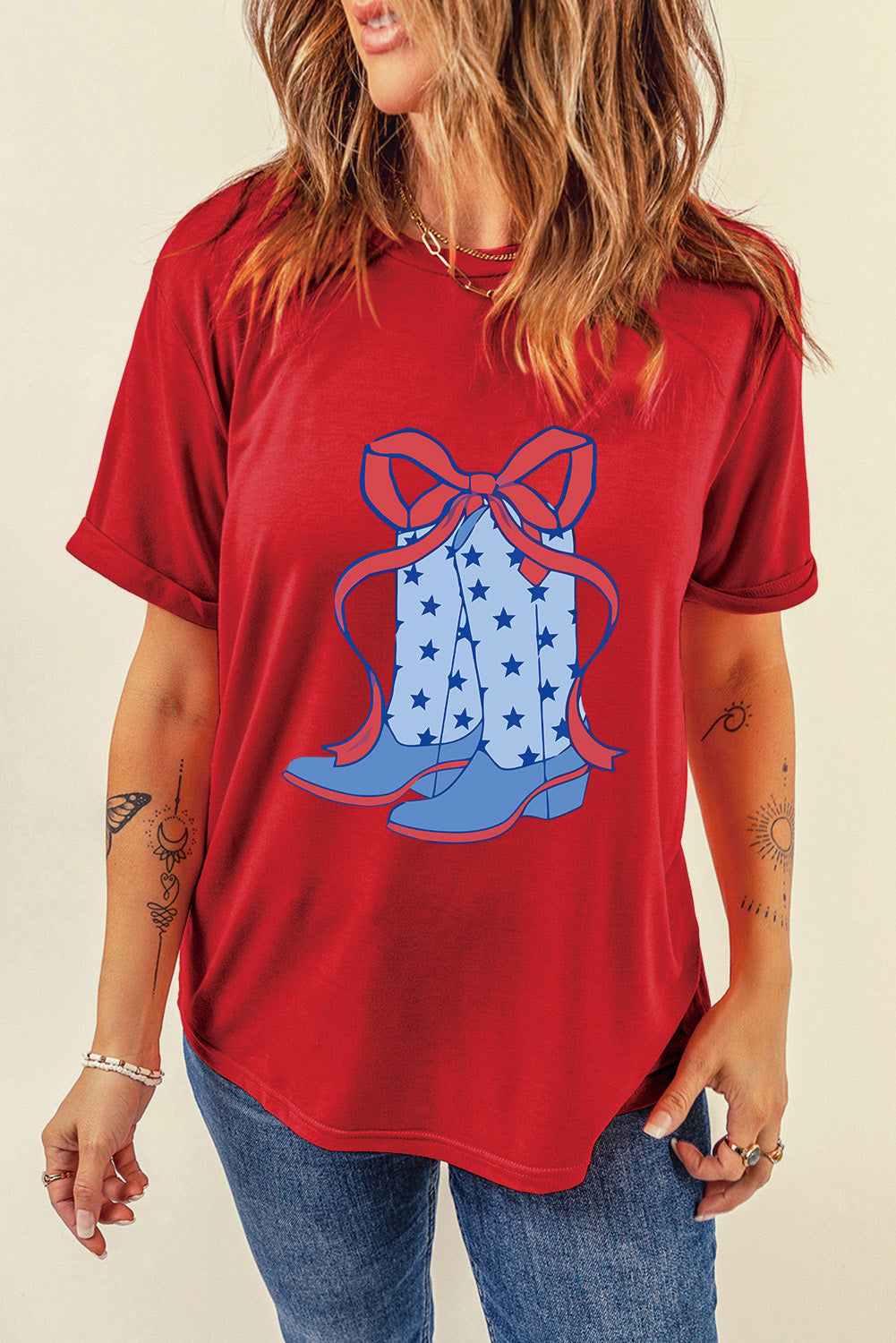 Red T-shirt with boot graphic and round neck