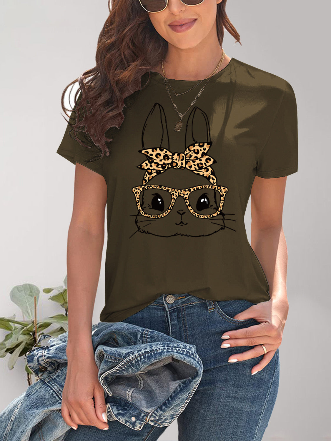 Dark olive rabbit graphic round neck short sleeve T-shirt
