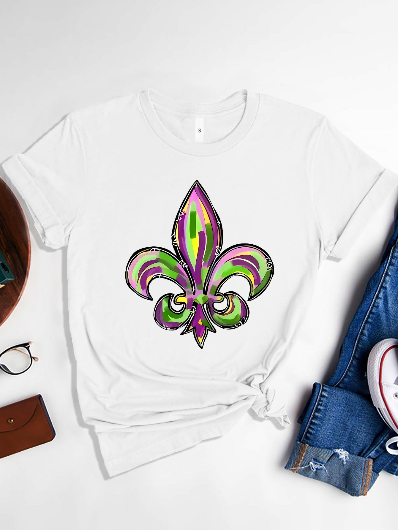 White Mardi Gras graphic T-shirt with round neck