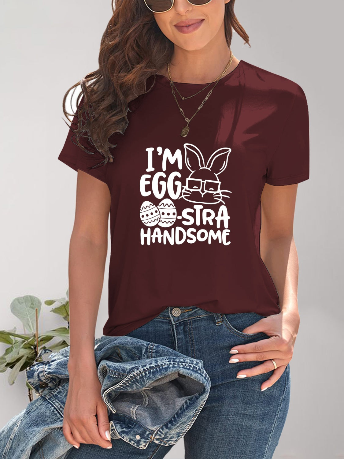 Maroon graphic round neck short sleeve T-shirt