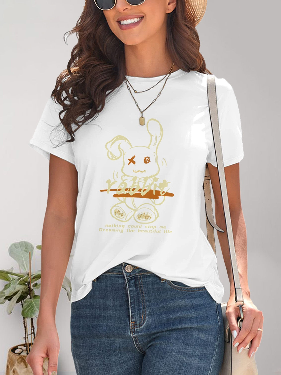 White rabbit graphic round neck short sleeve t-shirt
