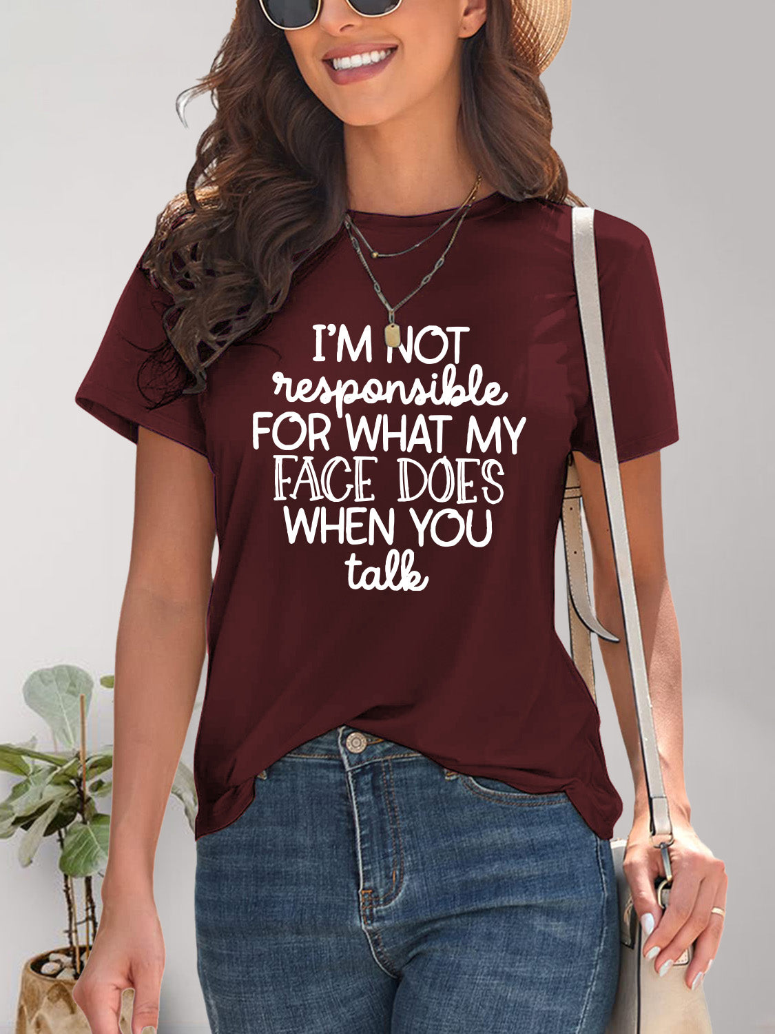 Maroon letter graphic round neck T-shirt