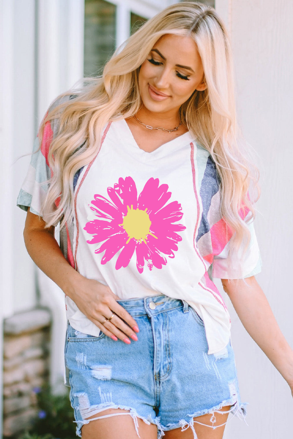 Vibrant Daisy Graphic T-Shirt in casual style