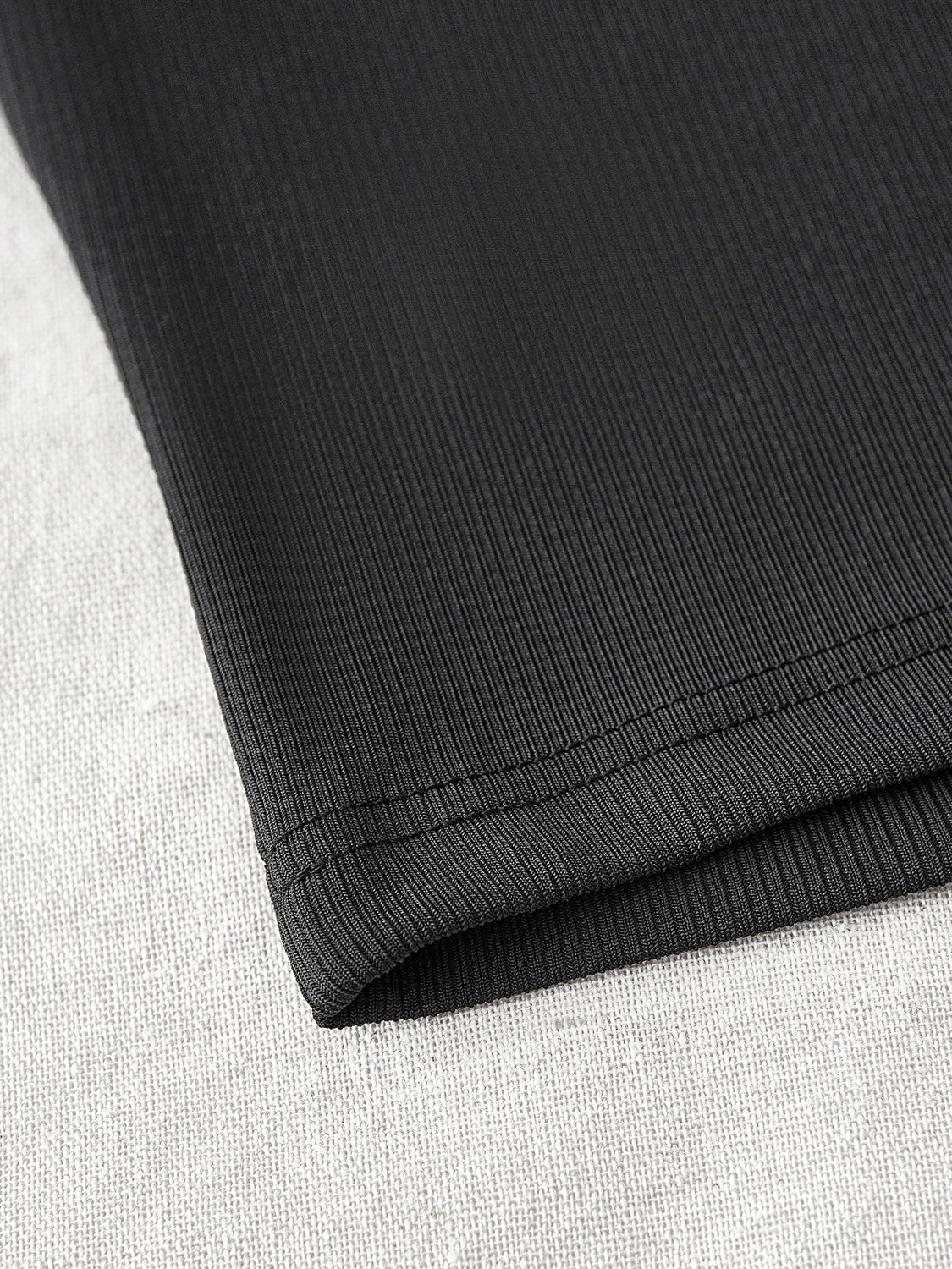 Langärmliges T-Shirt mit U-Ausschnitt