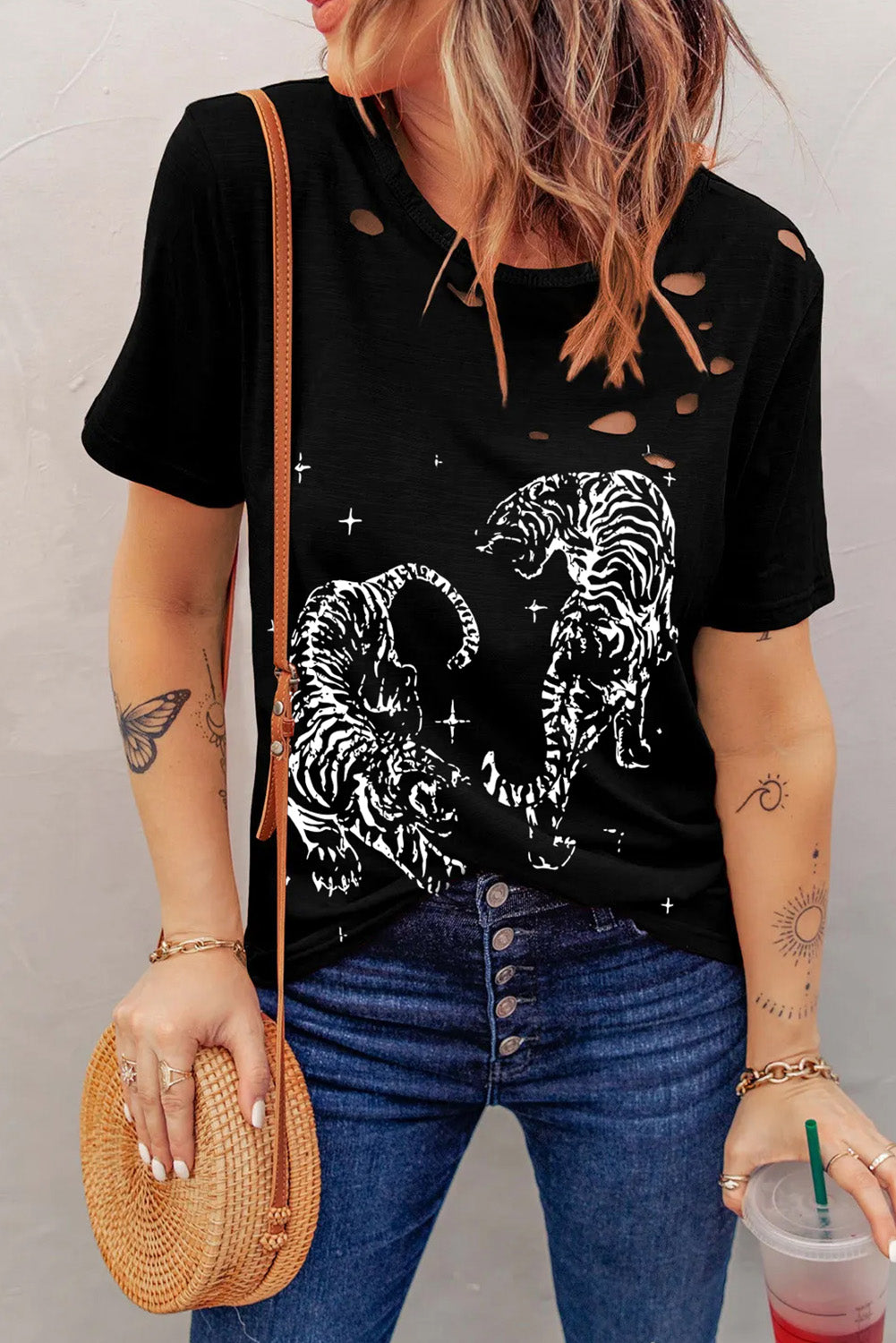 Black cutout graphic round neck short sleeve T-shirt