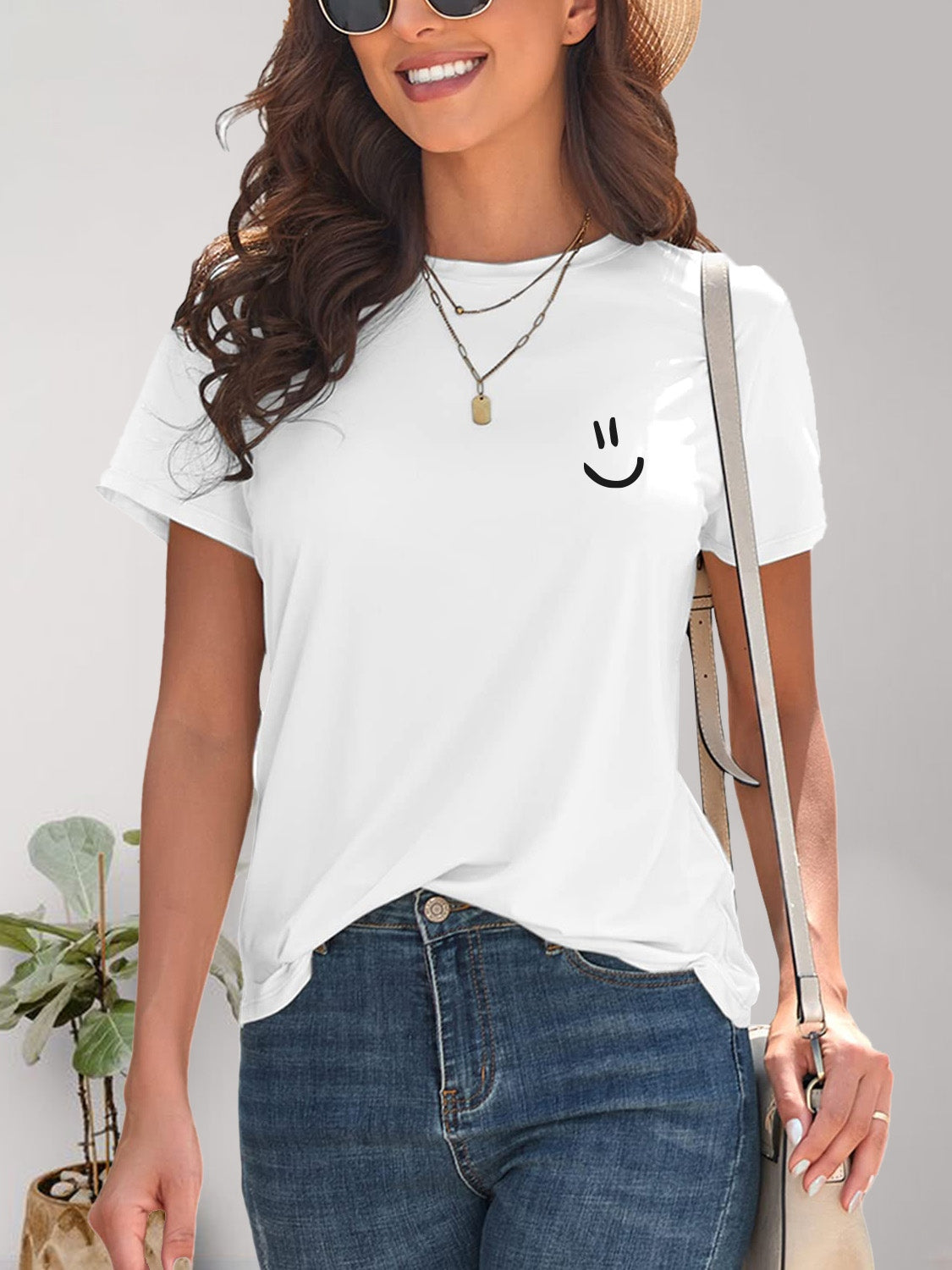 White smile graphic round neck short sleeve t-shirt