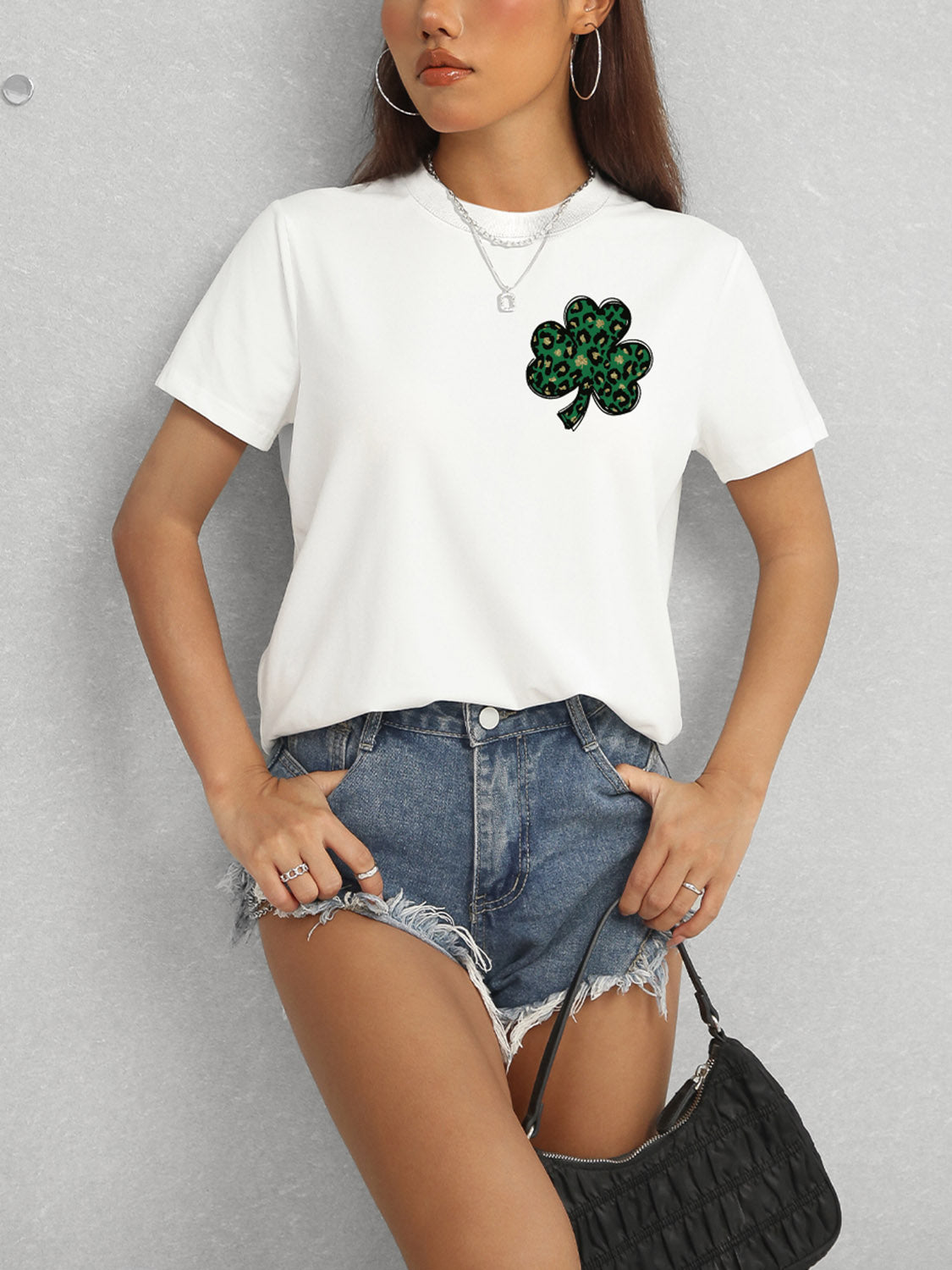 White Clover T-Shirt with Round Neck