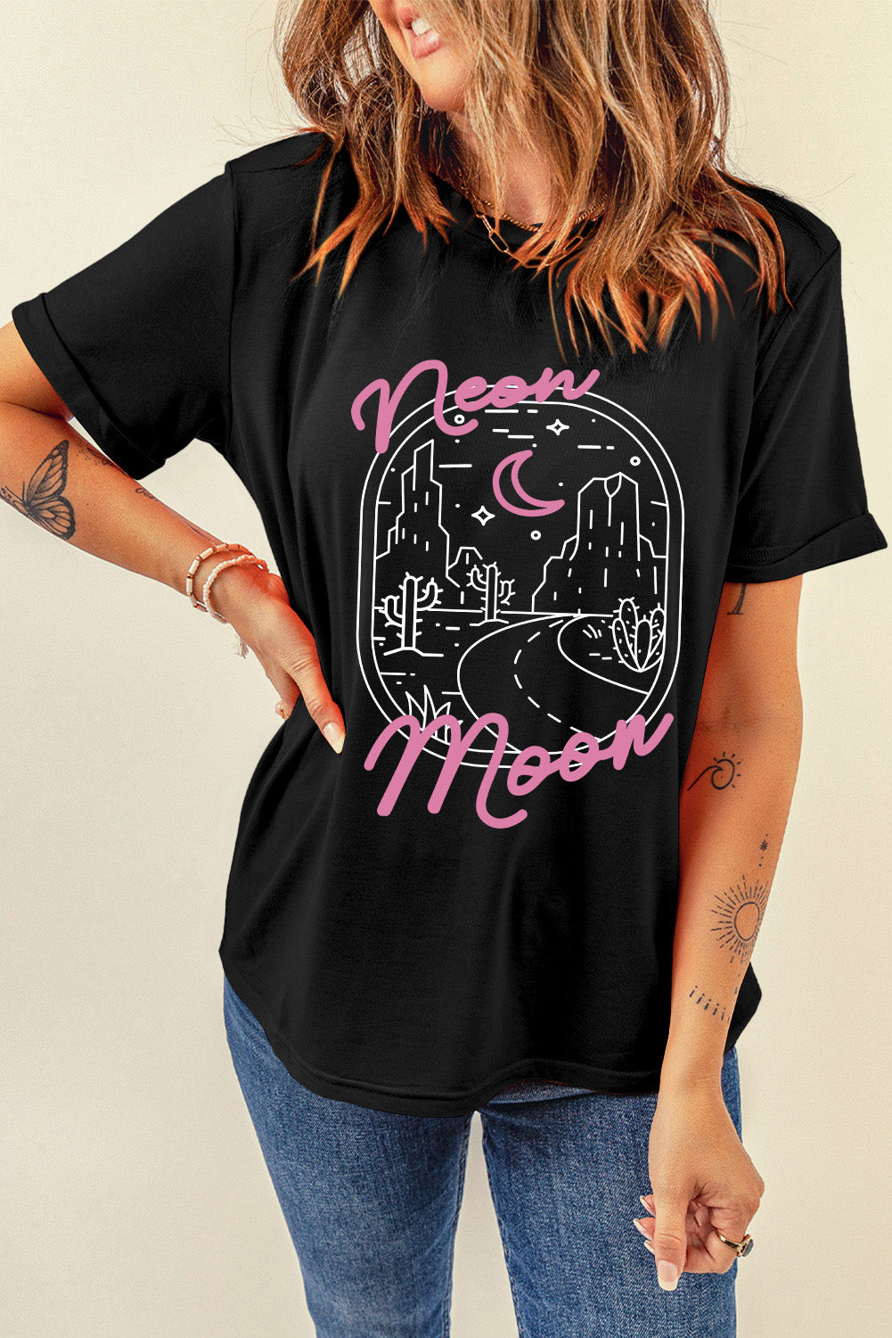 Graphic T-shirt with round neck and short sleeves, front view