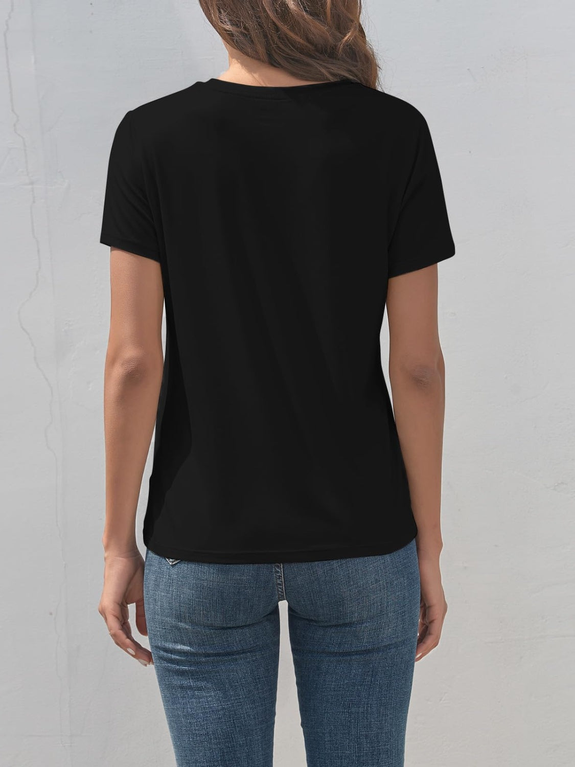 Black heart round neck short sleeve t-shirt back