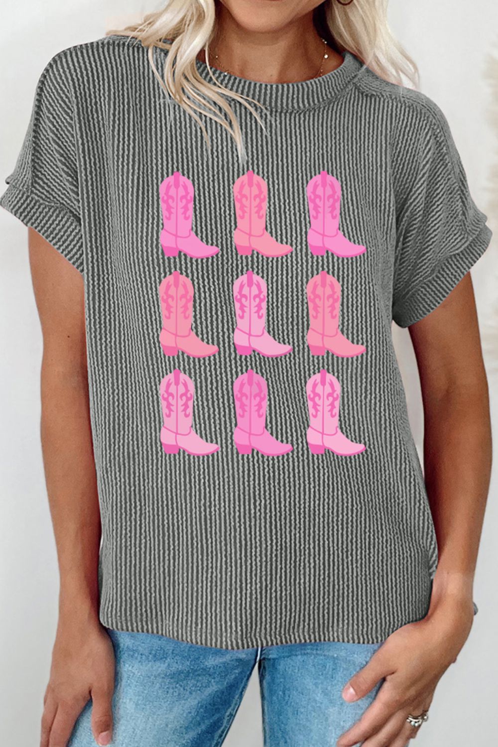 Striped T-shirt with pink boots graphic, round neck, short sleeves