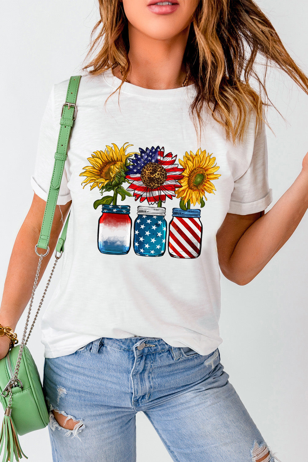 Casual T-shirt with sunflower and flag-themed jars