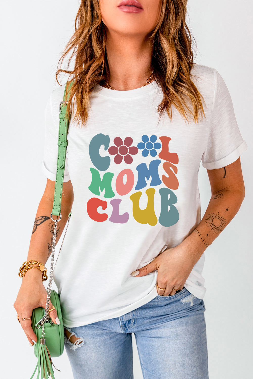Trendy COOL MOMS CLUB T-Shirt in white
