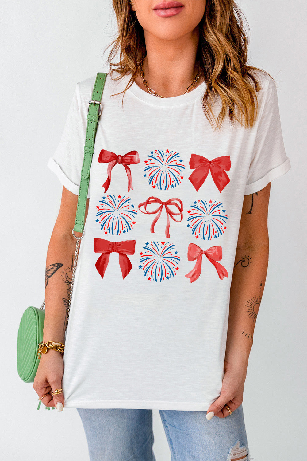 Bow graphic round neck short sleeve T-shirt, front view