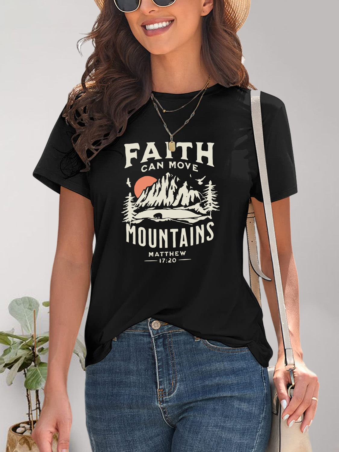 Black graphic round neck short sleeve t-shirt