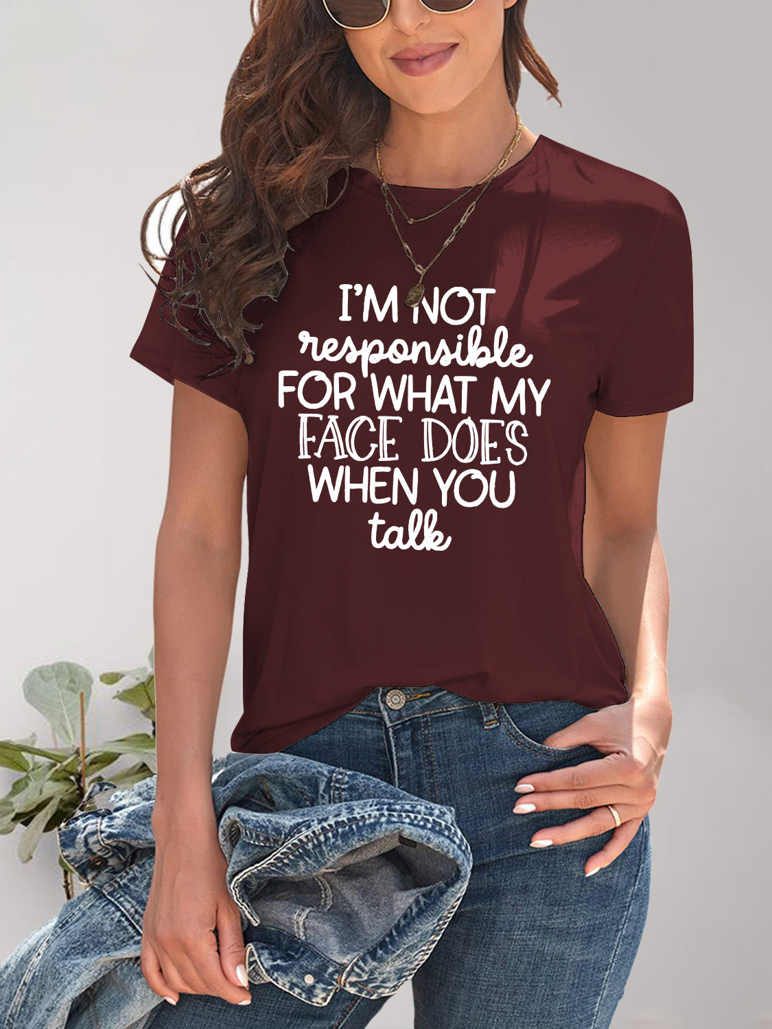 Maroon round neck T-shirt with letter graphic