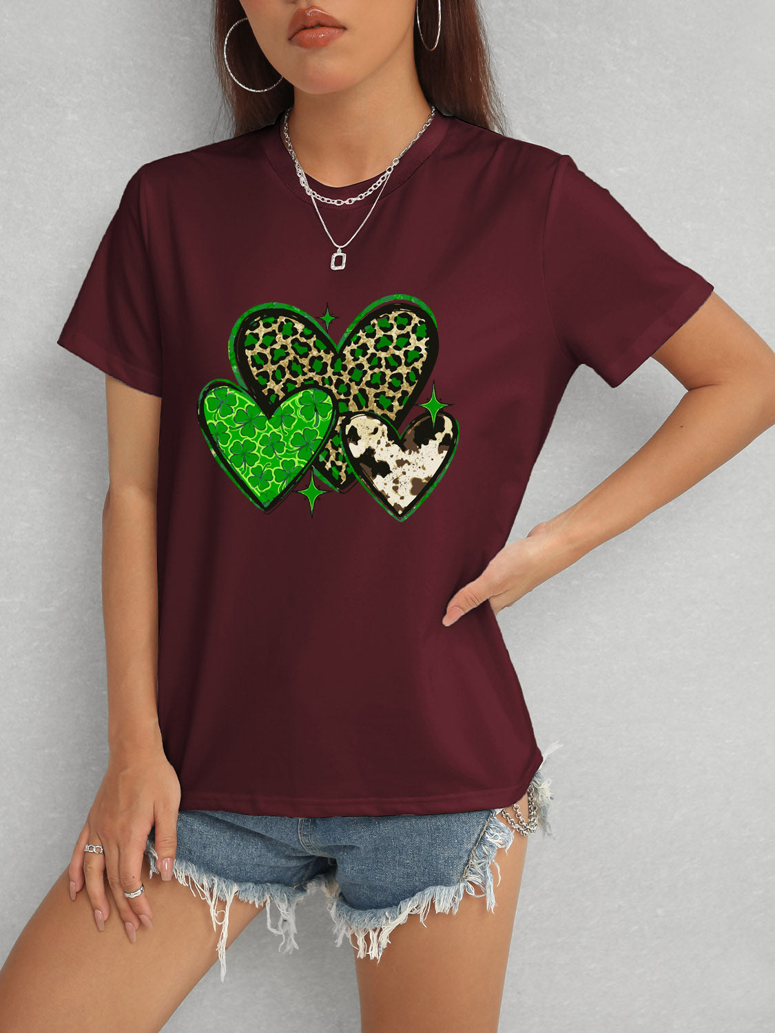 Burgundy heart round neck short sleeve t-shirt