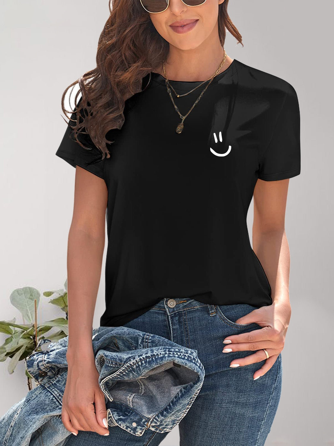 Black smile graphic round neck short sleeve t-shirt