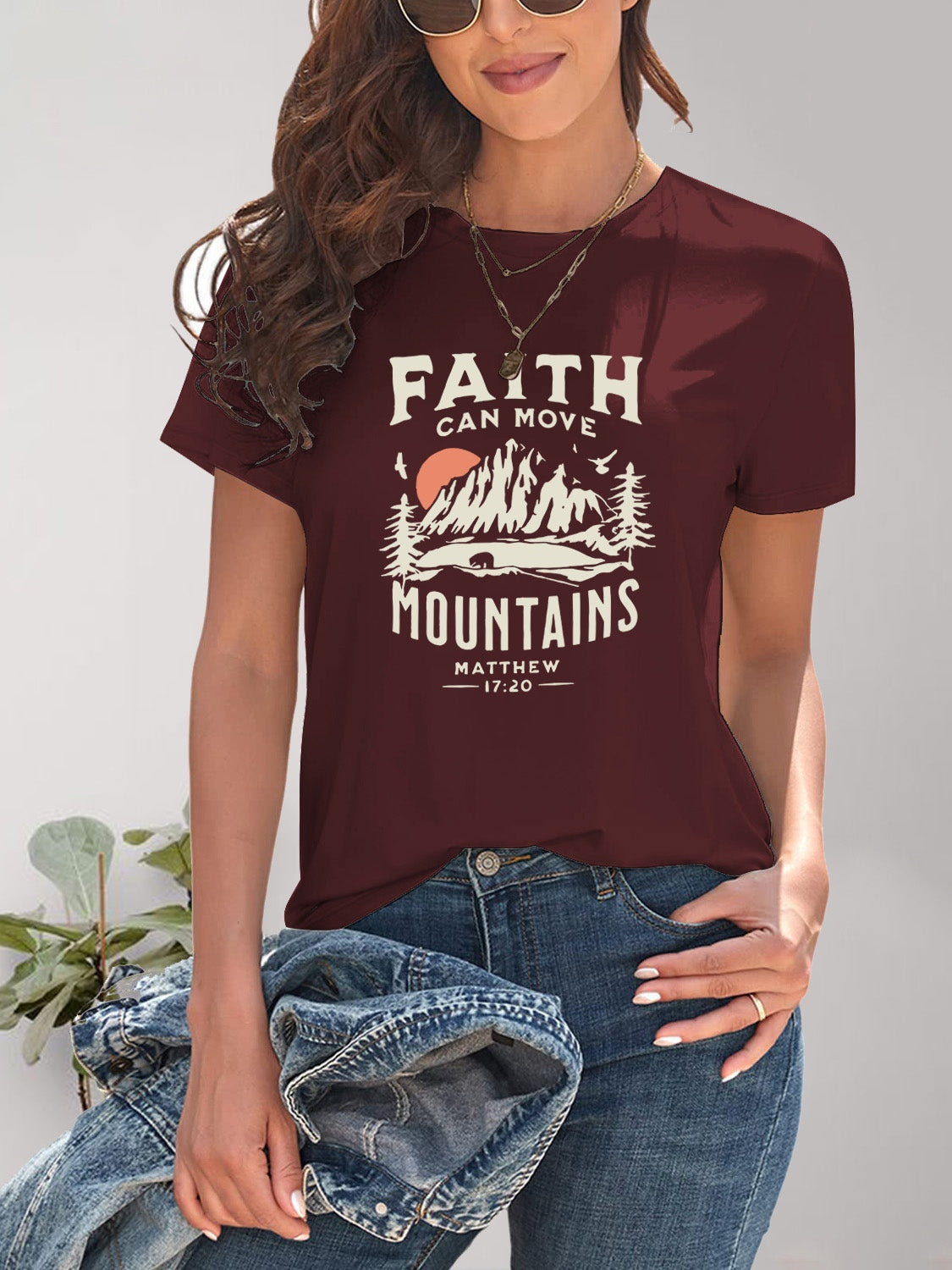 Maroon graphic round neck short sleeve t-shirt
