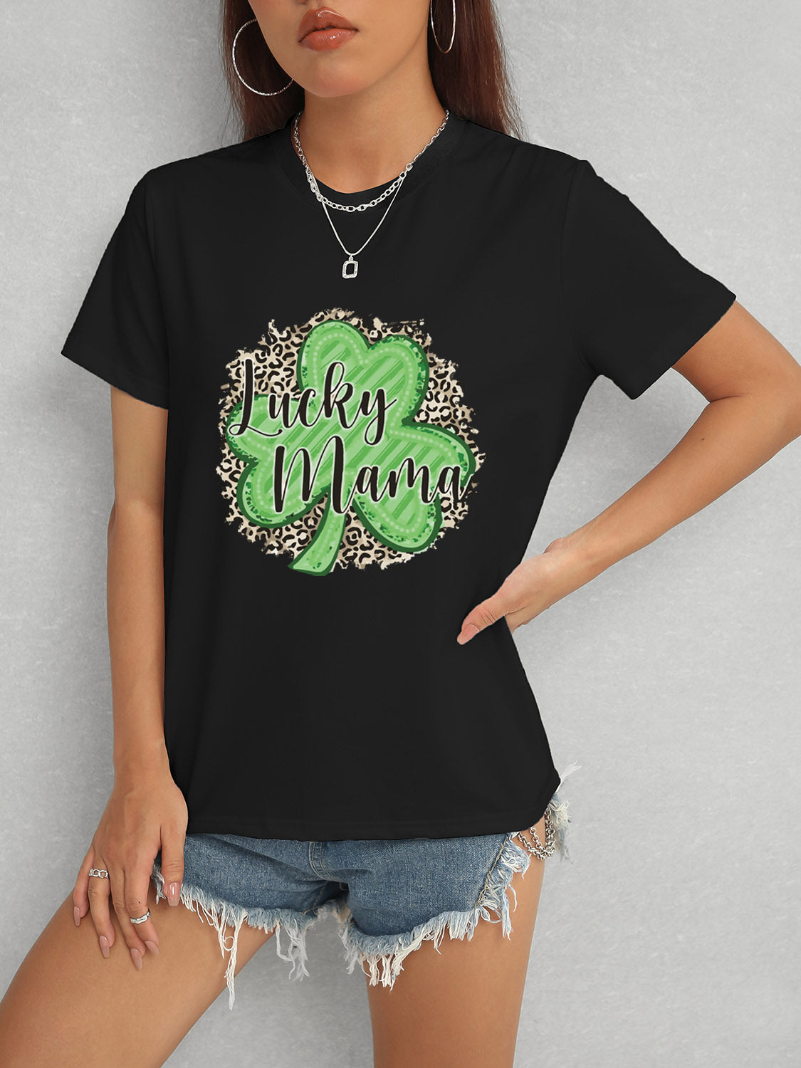 Black Lucky Mama round neck t-shirt with shorts