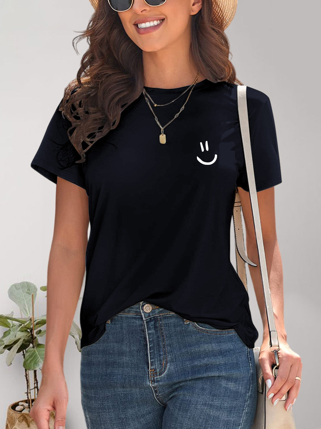 Navy smile graphic round neck short sleeve t-shirt
