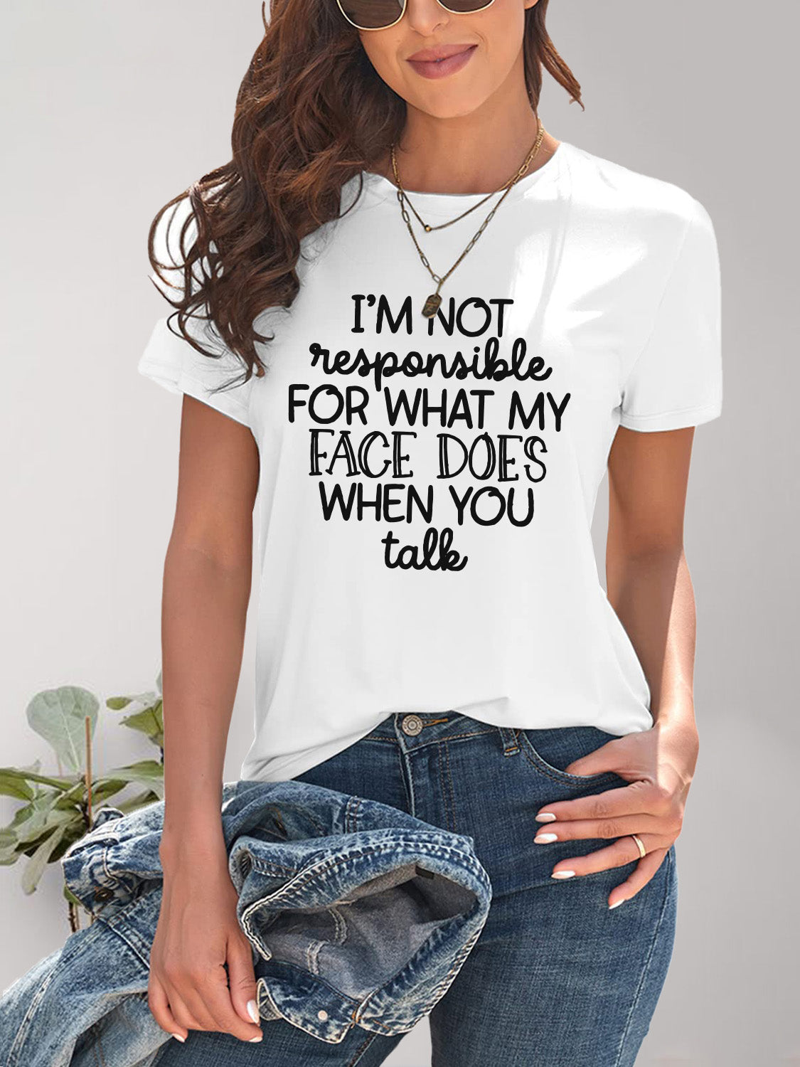White letter graphic round neck T-shirt