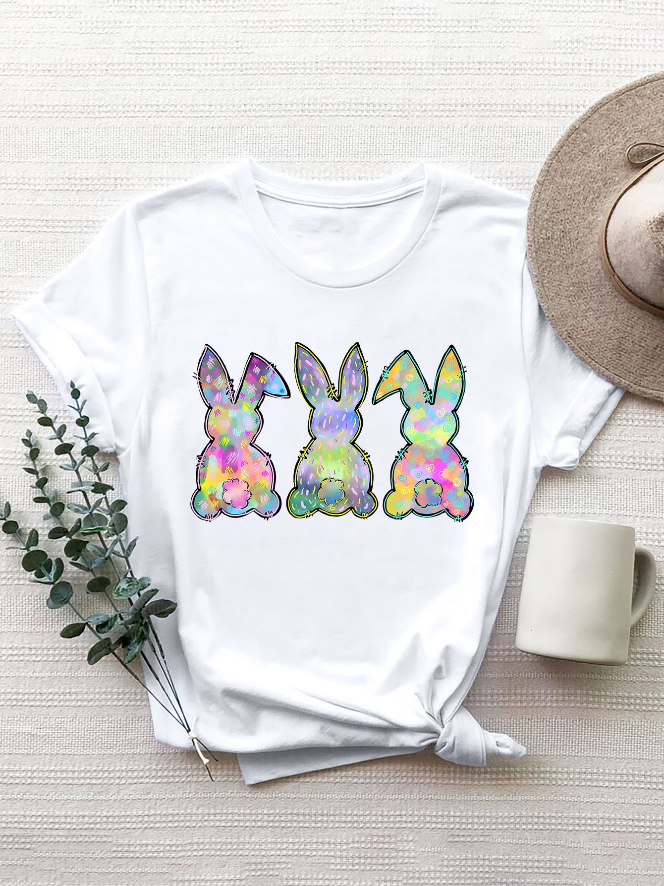 White rabbit print round neck short sleeve t-shirt