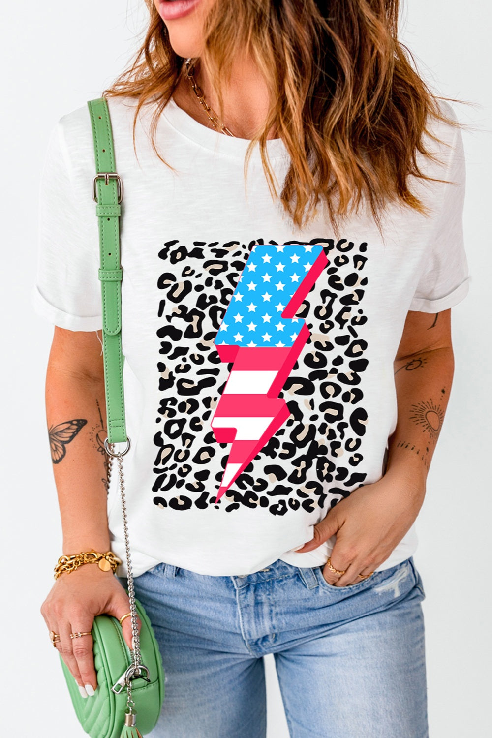 Trendy round neck t-shirt with leopard and lightning graphic