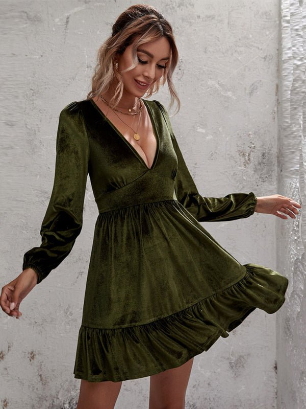 Goldenes Samt-Rüschenkleid mit tiefem V-Ausschnitt und Blasenärmeln aus Samt