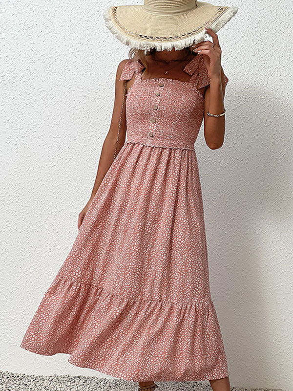 Rosafarbenes, geblümtes Unterkleid mit Rüschen und Bindeband