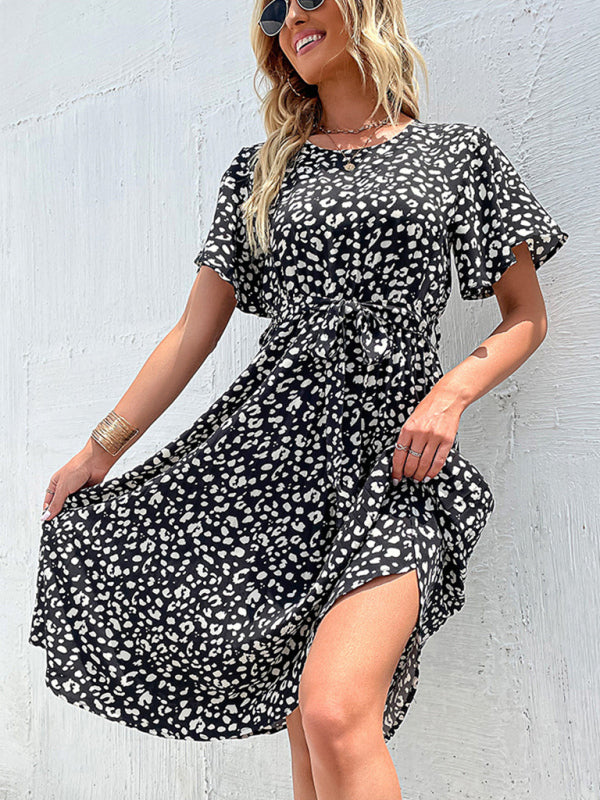 Temperamentvolles schwarzes Retro-Blumenkleid für Damen