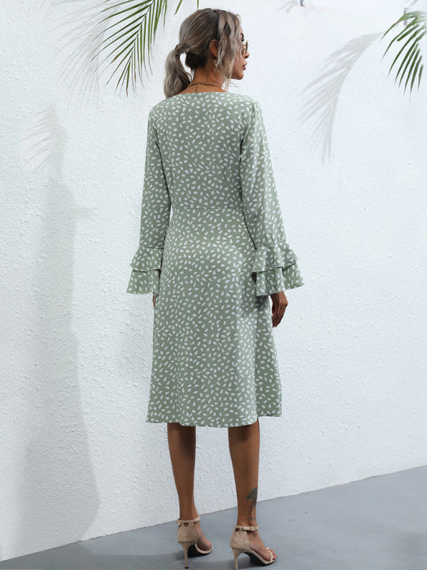 Bedrucktes, langärmliges französisches Damenkleid mit schmaler Passform und Schlitz