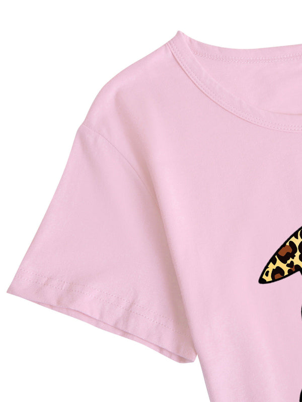 Süßes Rundhals-T-Shirt mit Leoparden-Häschen