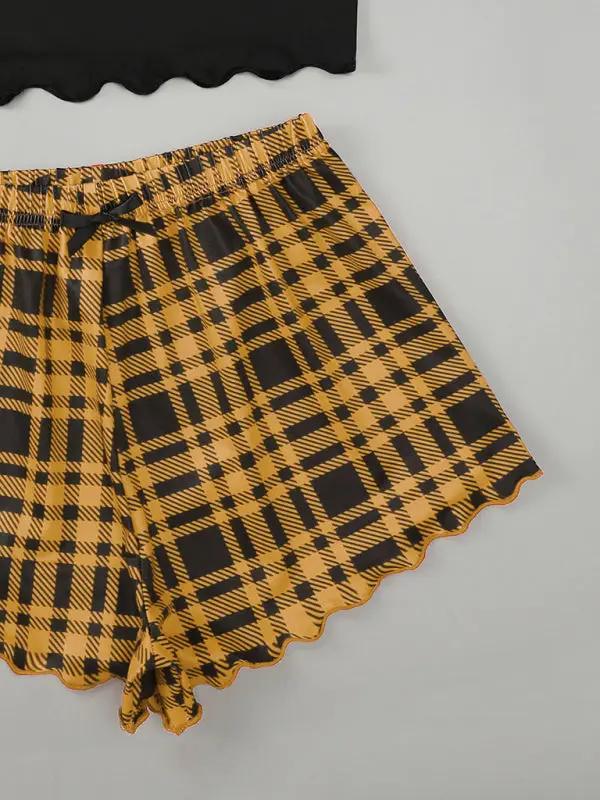 Yellow plaid printed shorts with scalloped hem detail