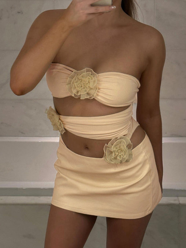 Peach jumpsuit with three-dimensional flower design