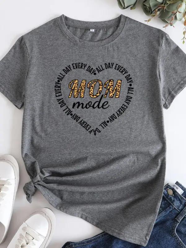 Gray Mom mode T-shirt with heart design