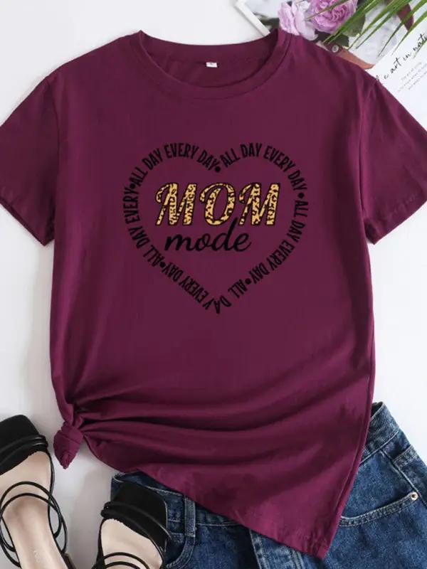 Burgundy Mom mode T-shirt with heart design