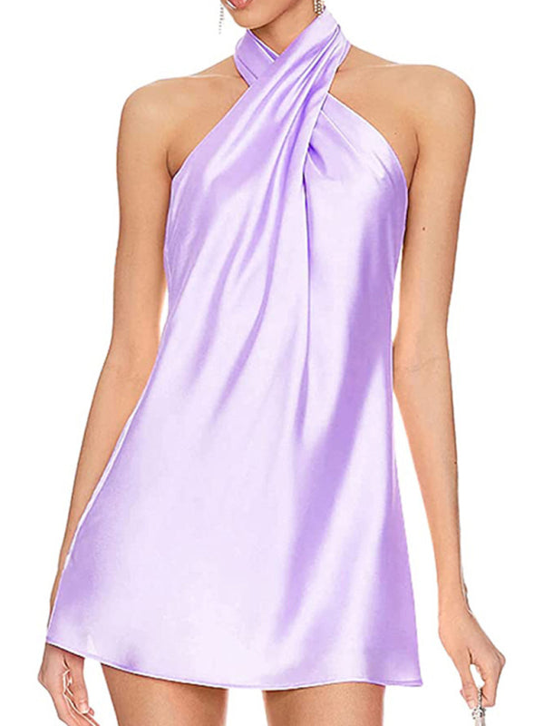 Schlank geschnittenes, ärmelloses, rückenfreies Neckholder-Crossover-Kleid