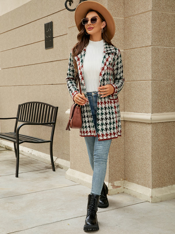 Damenstrickjacke mit Hahnentritt-Revers