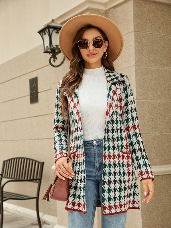 Damenstrickjacke mit Hahnentritt-Revers