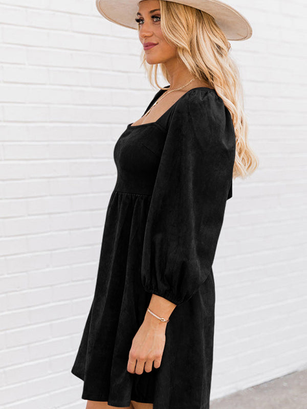 Damenkleid mit hoher Taille, lockerem, langärmligem A-Saum