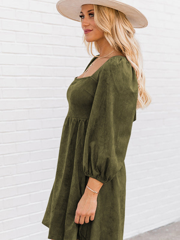 Damenkleid mit hoher Taille, lockerem, langärmligem A-Saum