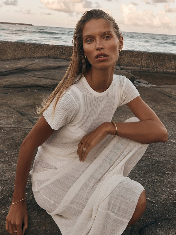 Neues, durchsichtiges, lässiges, tailliertes Damen-Strickkleid mit rundem Ausschnitt und großen Grubenstreifen