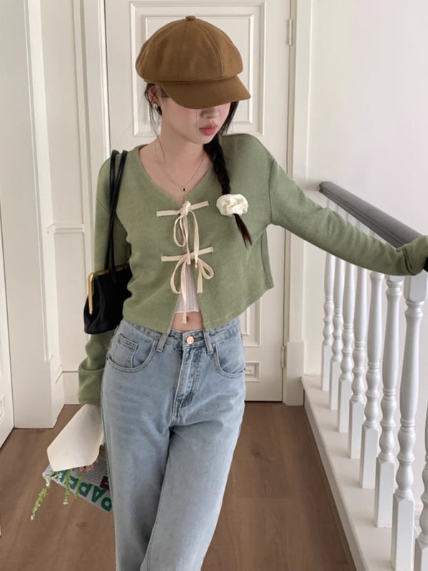 Neues modisches Strickjacken-Oberteil mit Fliege für Damen