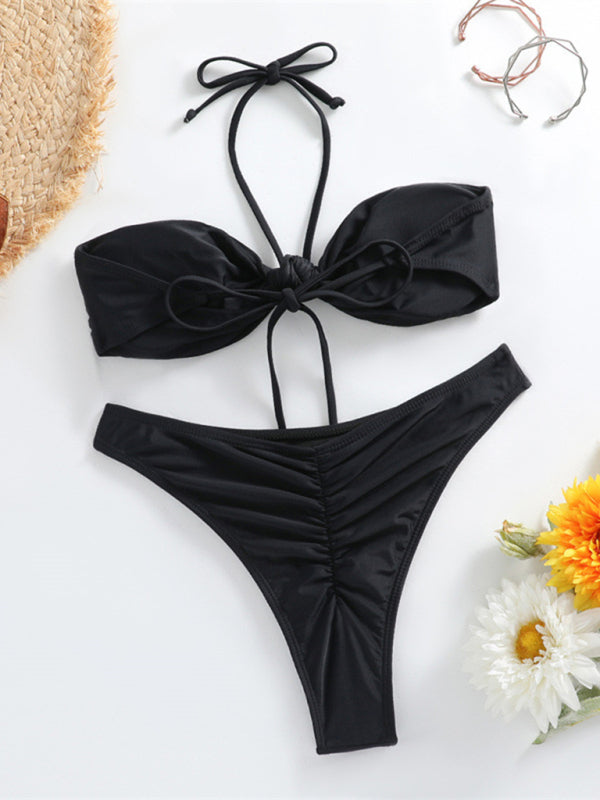 Femininer Neckholder-String-Bikini mit Knoten